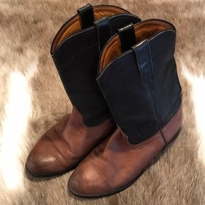 Ariat Classic W10 Heritage Roper Western Cowboy Boot in Tan / Black leather